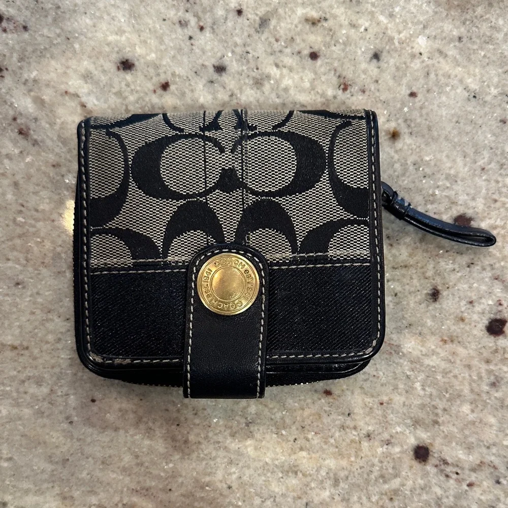Coach Signature Black and Tan Compact Wallet